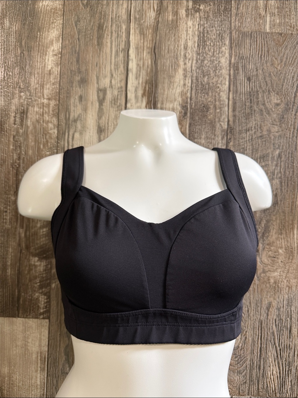 🌟lululemon athletica 🌟Black Wireless Support Crop Sports Bra C36